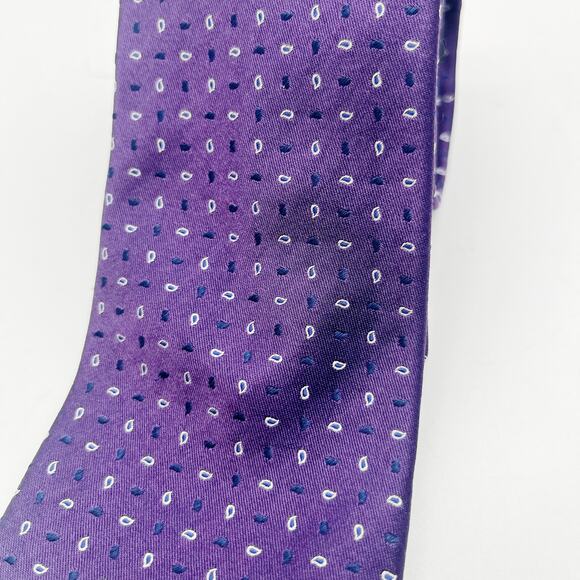 John Varvartos Silk Tie Purple Geometric Pattern Made in USA - Picture 6 of 6